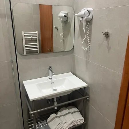 Ξενοδοχείο Costis 2*